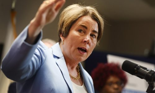 Gov. Healey to sign order requiring state agencies to consider labor agreements on projects over $35M