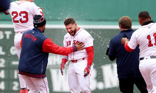Abreu’s 1st career walk-off powers Red Sox to extra-innning win over Cardinals