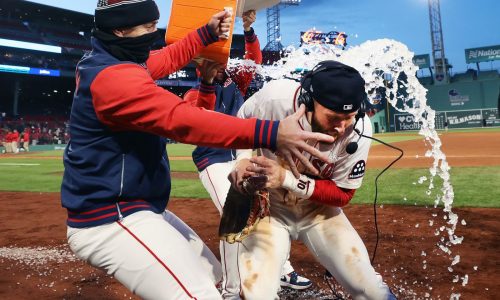 Red Sox beat Blue Jays in 10 innings on walk-off by Trevor Story