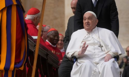 Convalescing Pope Francis opens Holy Week 