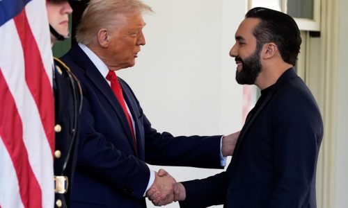 Trump meets with El Salvador’s president as deportations there continue