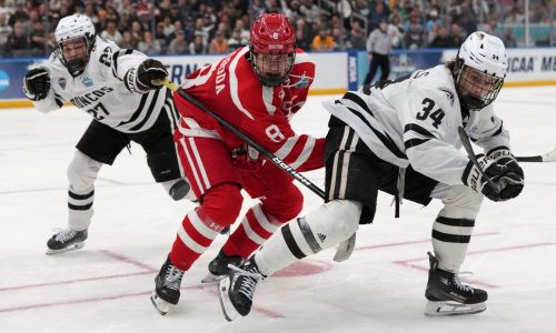 Boston University falls to Western Michigan in national title game, 6-2