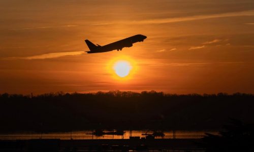 Worries about flying seem to be taking off. Here’s how to cope with in-flight anxiety