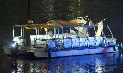 1 dead as Florida authorities declare a ‘mass casualty’ in boat crash near Clearwater bridge