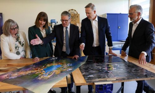 Universal chooses a site near London to build its first European theme park