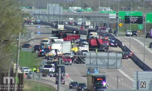 Fatal crash in Mounds View closes I-35W south in area