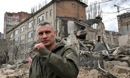 Kyiv Mayor Says Ukraine May Have to Temporarily Cede Land to Secure Peace