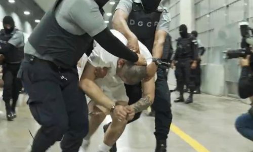 Trump administration asks Supreme Court to block order to return Maryland man from El Salvador