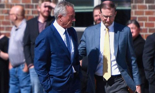 Video shows doctor with measles treating kids. RFK Jr later praised him as an ‘extraordinary’ healer