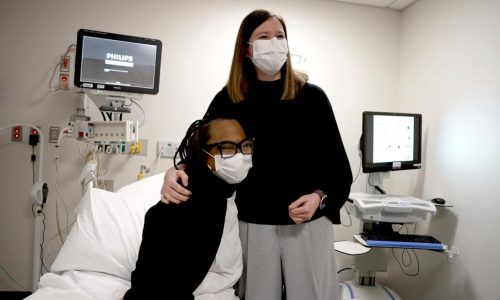 Doctors remove pig kidney from an Alabama woman after a record 130 days