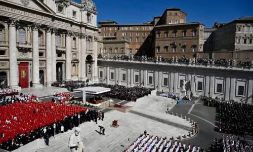 Politicians and Pilgrims Alike Gather for Pope Francis’s Funeral