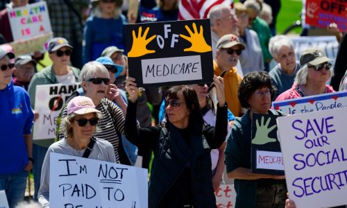 MN seniors rally against possible cuts to Medicare, Social Security