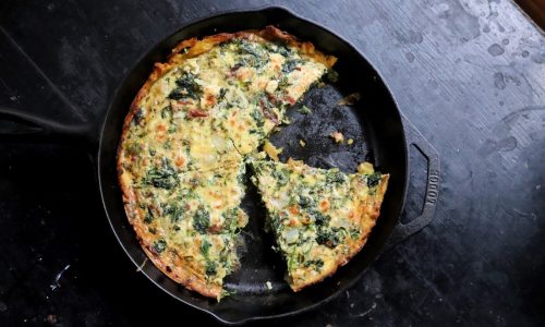 Brunch on (gluten-free!) potato-crust quiche with spinach, feta and bacon