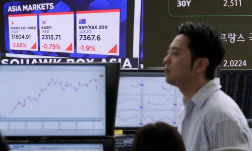 World shares fall further as Trump threatens still more tariff hikes