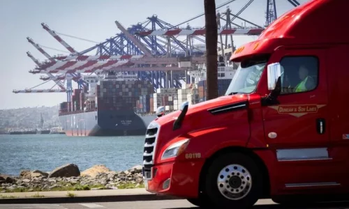 Trump Orders All Truckers to Be Proficient in Speaking, Reading English