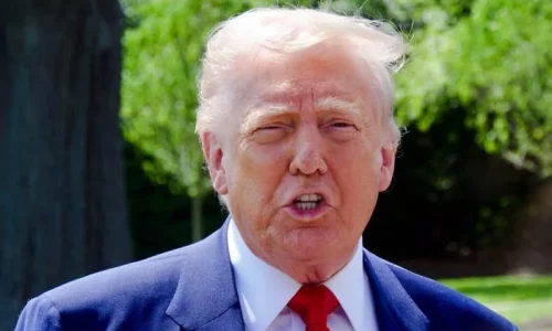 Trump Says Americans Should Be Patient After US Economy Contracts