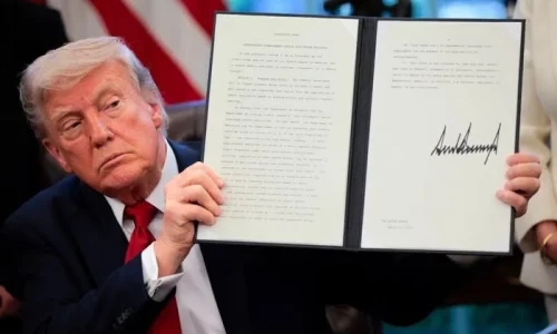 Trump Signs Orders Ending DEI in University Accreditation, Requiring Foreign Gift Disclosure