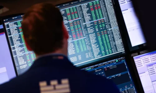 Weekly Market Review: Stocks Post Losses Despite Falling Treasury Yields