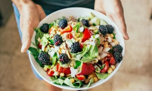 What Foods Naturally Nourish Your Veins, And What to Avoid