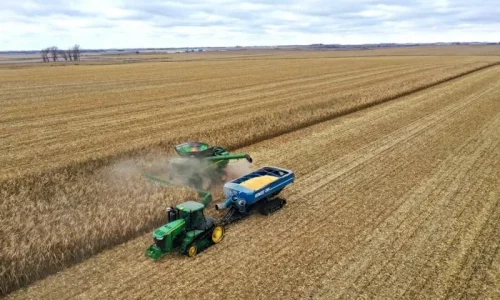 White House Weighs New Farmer Relief as Tariff War Escalates