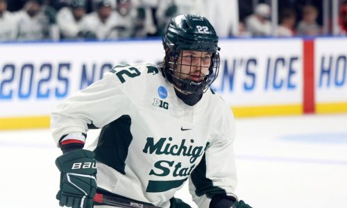 Isaac Howard bringing the Hobey to Hudson