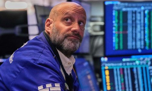 Big Tech carries Wall Street to the close of its winning, roller-coaster week