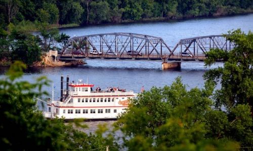 Stillwater Lift Bridge opens for the season
