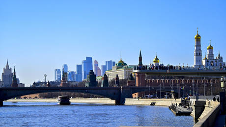 Russia forecasts major increase in budget deficit