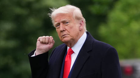 Trump agrees to delay EU tariffs