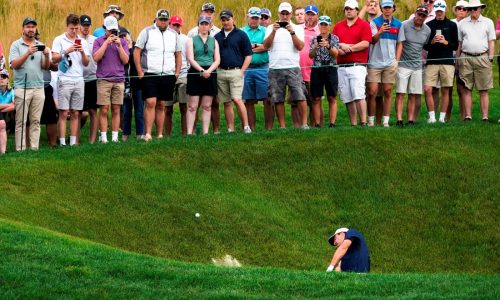 Tee Thursday: Travelers a lure for players, fans