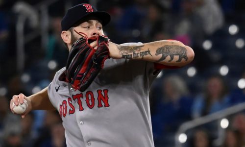 Red Sox blow six-run lead, lose to Blue Jays on walk-off in 10th inning