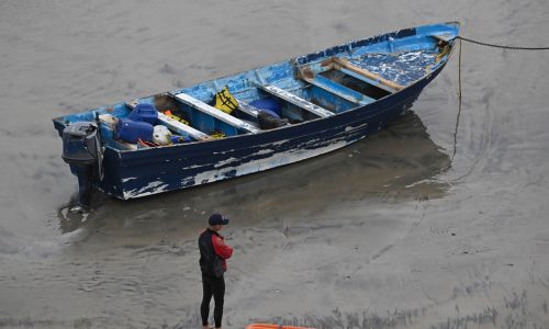 3 dead after boat capsizes off California coast