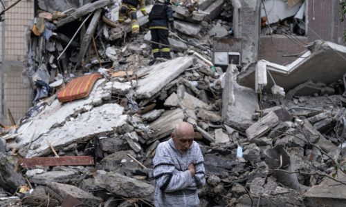 Ukraine accuses Russia of violating its own truce over 700 times as Kyiv ratifies US minerals deal