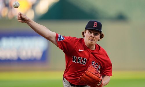 Red Sox blow lead in extras, lose to Royals 2-1 in 12 innings