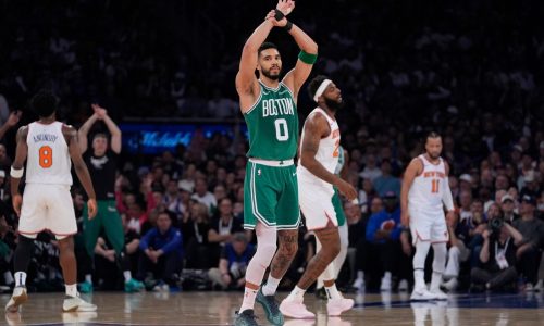 Celtics bounce back, blow out Knicks in much-needed Game 3 win