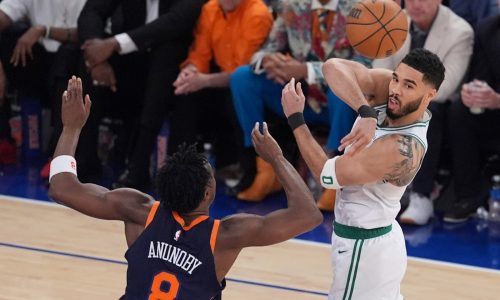 Jayson Tatum injured as Knicks win Game 4, push Celtics to brink