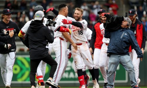Kody Clemens sends Twins to walk-off win in suspended game