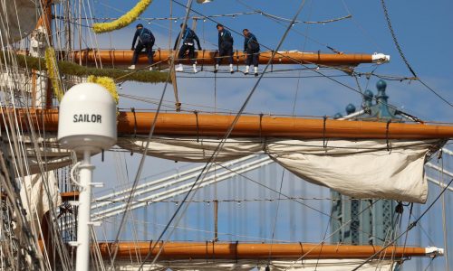 Federal officials launch investigation into Mexican tall ship that struck Brooklyn Bridge