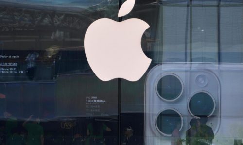 Apple has had few incentives in the past to start making iPhones in US