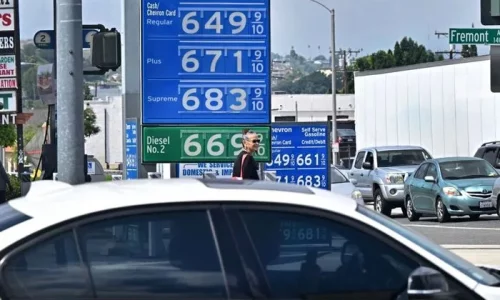 Crude Oil Prices Decline Amid Unexpected US Inventory Buildup