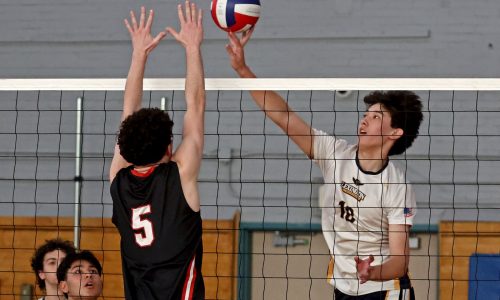 Lexington boys rip Winchester for 15th straight volleyball triumph