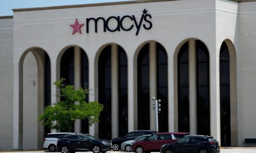 Macy’s profit and sales slip and it cuts profit forecast for 2025, but tops Q1 expectations
