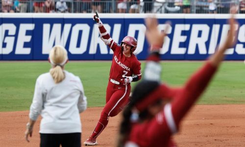 Oklahoma eyes 5th straight national title at Women’s College World Series