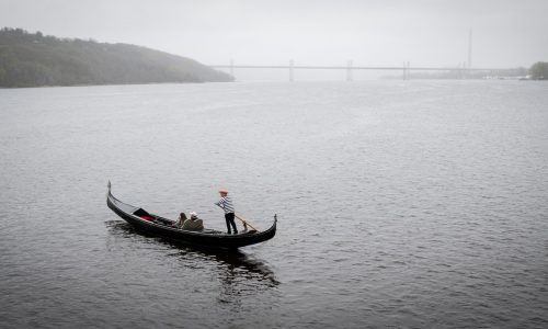 ‘More fun than I ever imagined’: Stillwater gondolier starts 25th season on the St. Croix