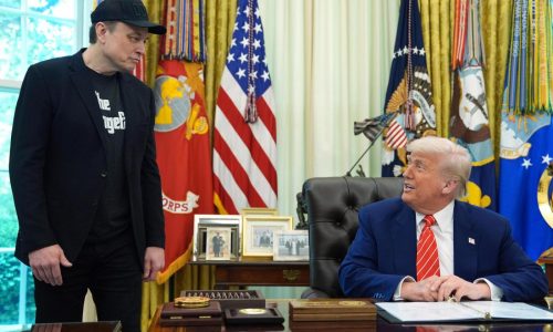 Trump gives Elon Musk an Oval Office sendoff