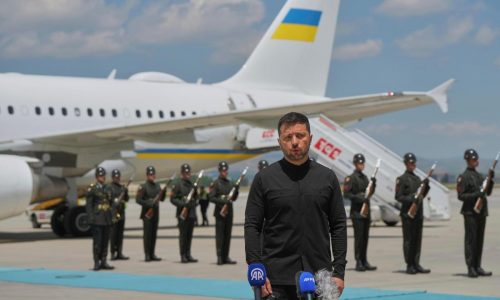 Ukraine’s Zelenskyy arrives in Turkey for peace talks but Putin is absent