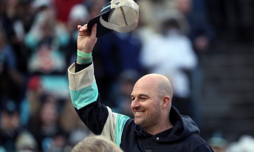 These researchers are trying to diagnose CTE during life. They’re recruiting former football players