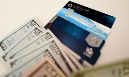 US Personal Income Growth Accelerates in April, Surges 0.8 Percent