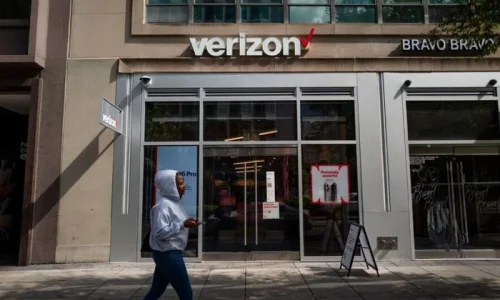 Verizon Ends DEI Programs Amid FCC Scrutiny Ahead of $20 Billion Frontier Bid
