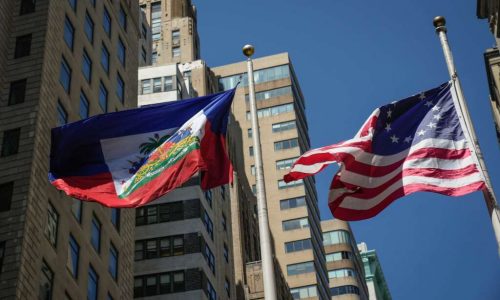 PODCAST: ¿Qué significa el fin del ‘parole’ o permiso de permanencia temporal para cubanos, haitianos, nicaragüenses y venezolanos?